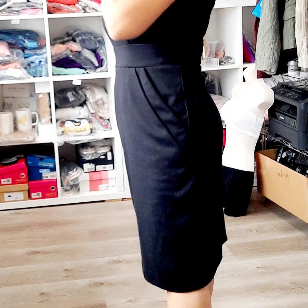 Black Dress - Picture 6 of 16